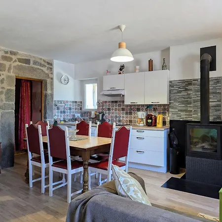 Sejour Rustique Proche Des Estables Et Du Puy-en-velay - Fr-1-582-533 *