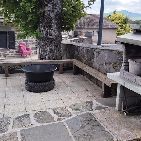 Séjour à la campagne Rustique Proche Des Estables Et Du Puy-en-velay - Fr-1-582-533